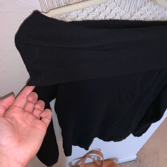 Off the shoulder sweater - Picture 6 of 6